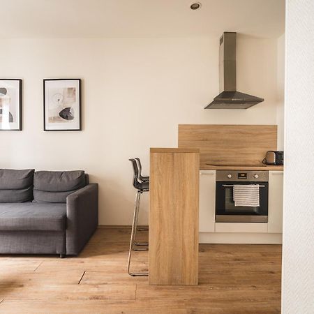 Charming & Cozy Ambiente Apartments Bratislava Bagian luar foto