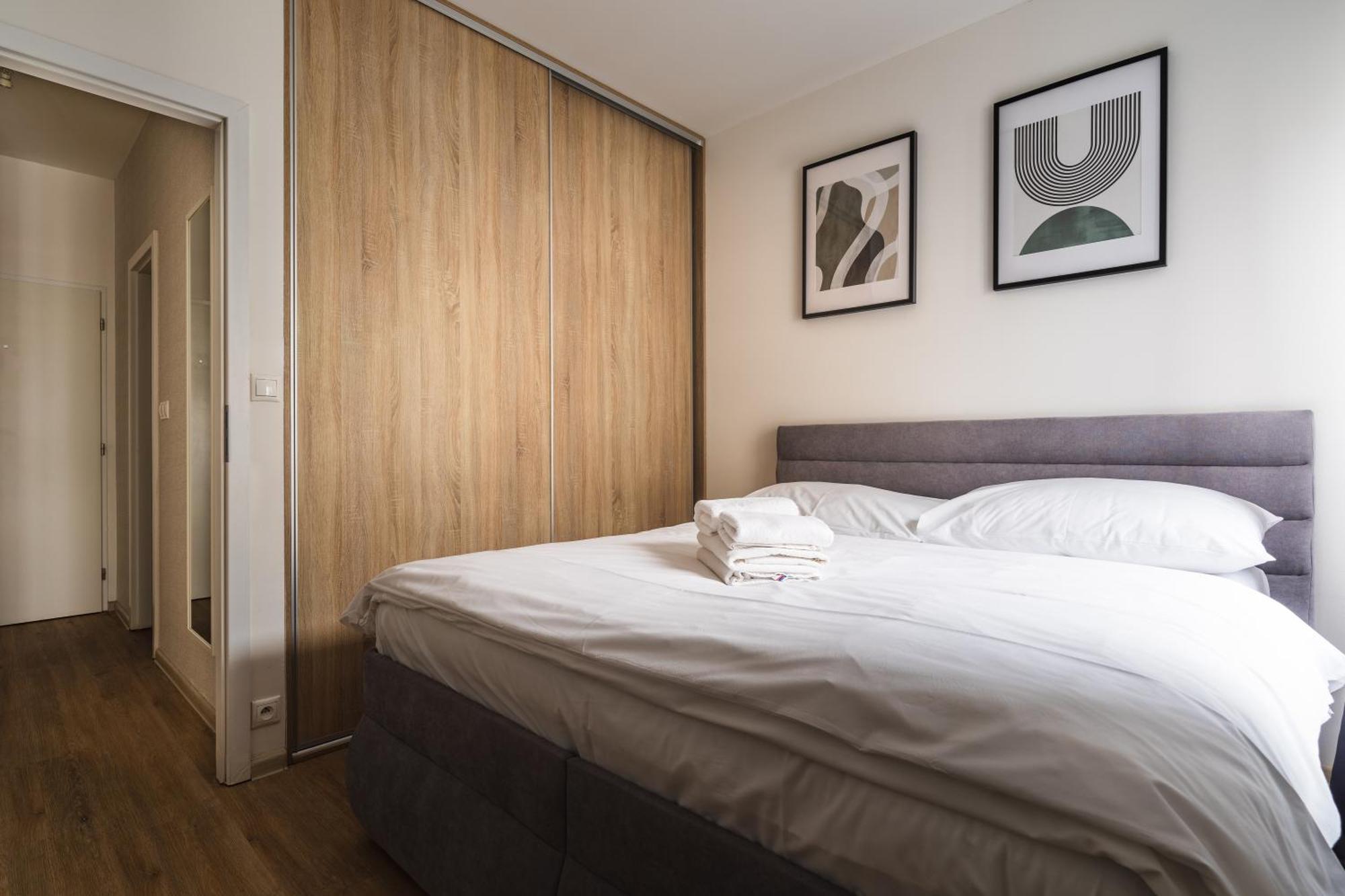 Charming & Cozy Ambiente Apartments Bratislava Bagian luar foto