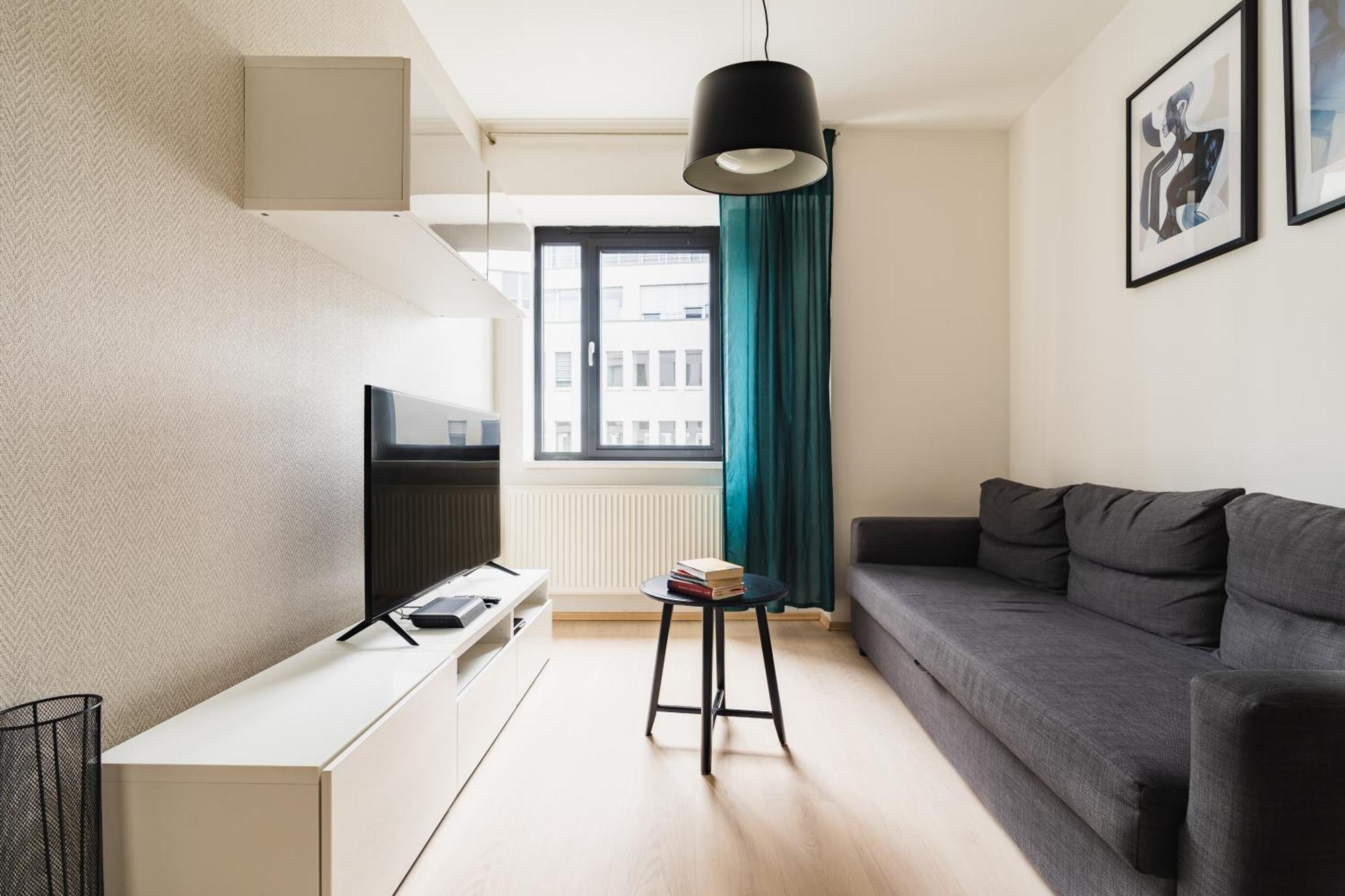Charming & Cozy Ambiente Apartments Bratislava Bagian luar foto