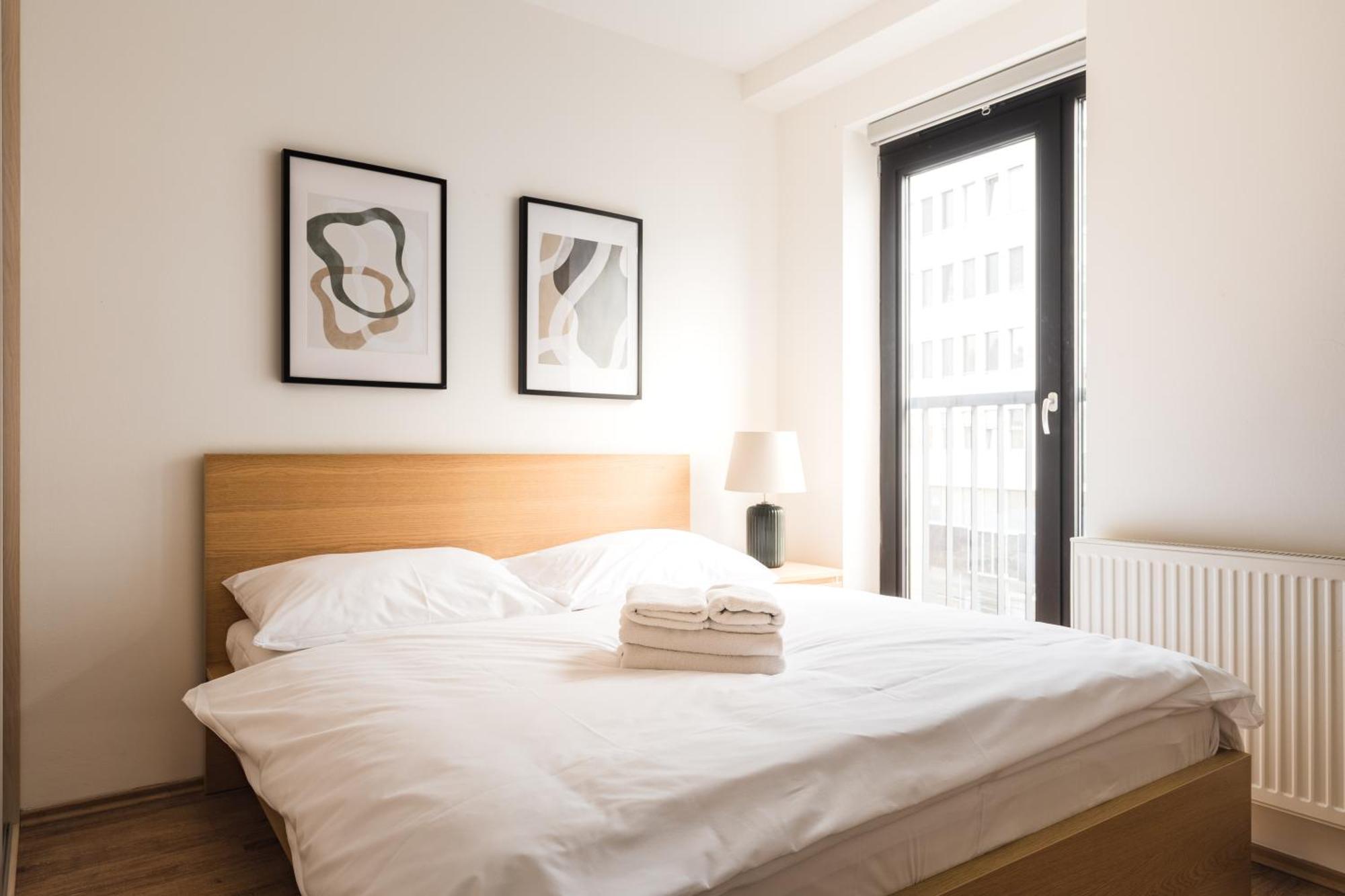 Charming & Cozy Ambiente Apartments Bratislava Bagian luar foto