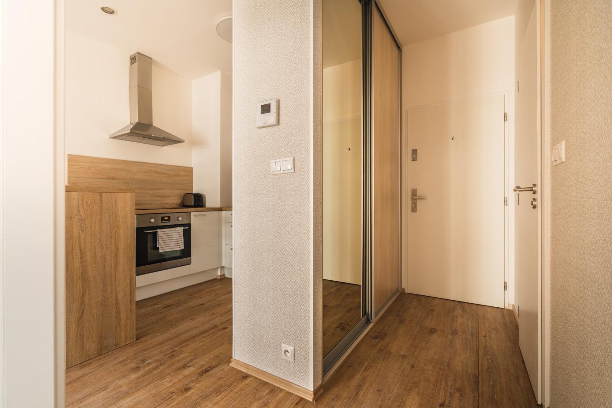 Charming & Cozy Ambiente Apartments Bratislava Bagian luar foto