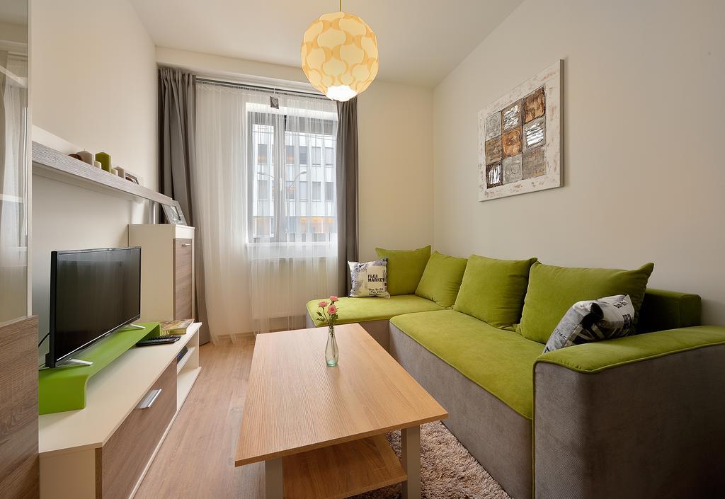 Charming & Cozy Ambiente Apartments Bratislava Bagian luar foto