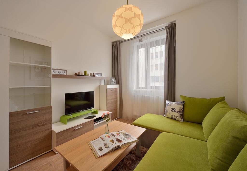 Charming & Cozy Ambiente Apartments Bratislava Bagian luar foto
