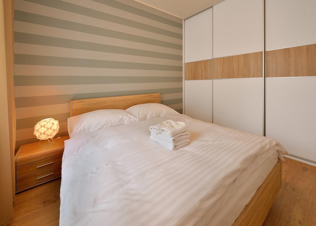 Charming & Cozy Ambiente Apartments Bratislava Bagian luar foto