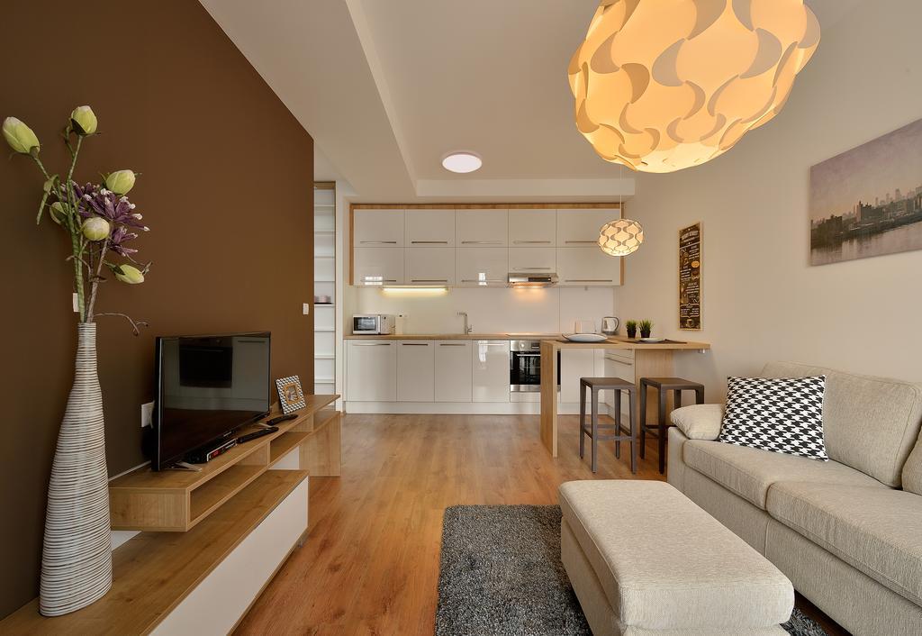Charming & Cozy Ambiente Apartments Bratislava Bagian luar foto