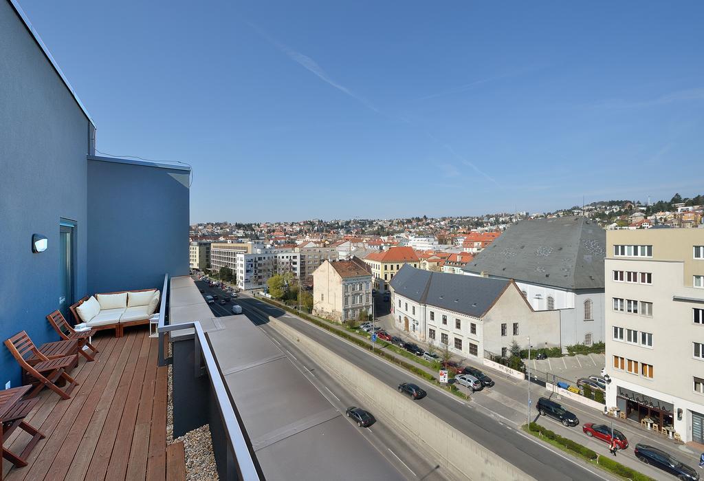 Charming & Cozy Ambiente Apartments Bratislava Bagian luar foto