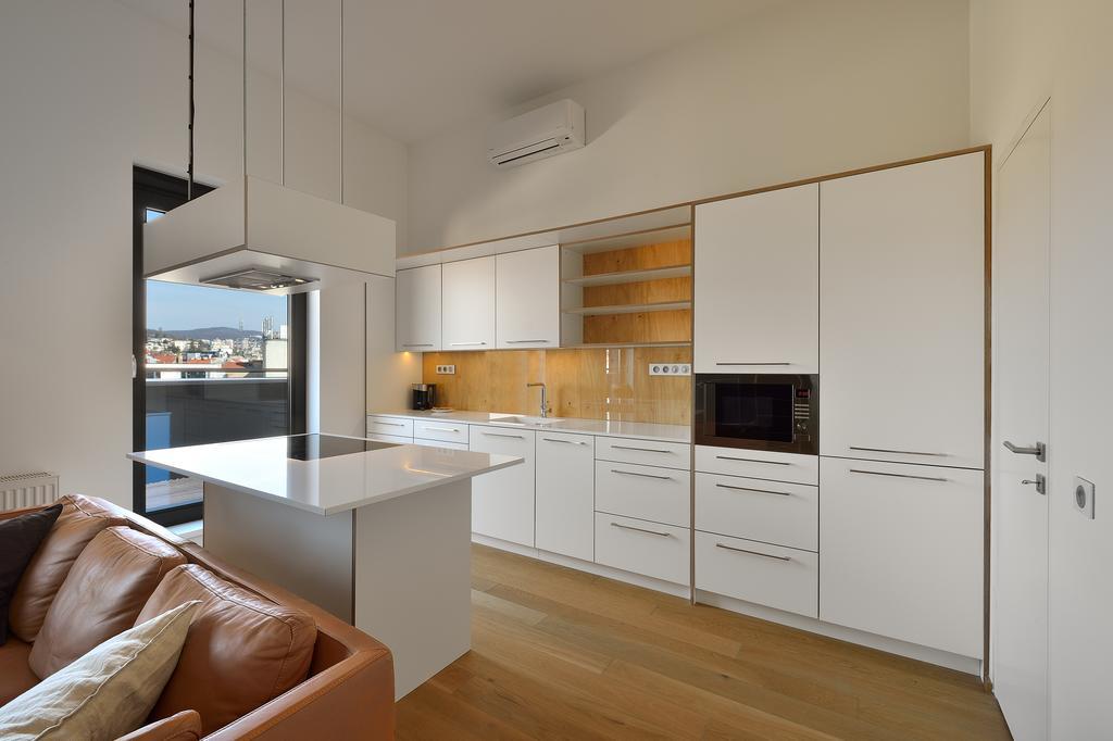 Charming & Cozy Ambiente Apartments Bratislava Bagian luar foto