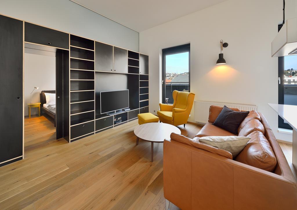 Charming & Cozy Ambiente Apartments Bratislava Bagian luar foto
