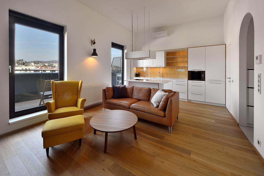 Charming & Cozy Ambiente Apartments Bratislava Bagian luar foto