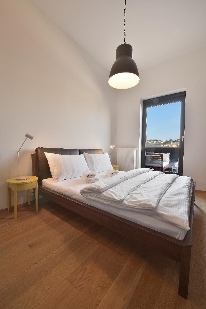 Charming & Cozy Ambiente Apartments Bratislava Bagian luar foto