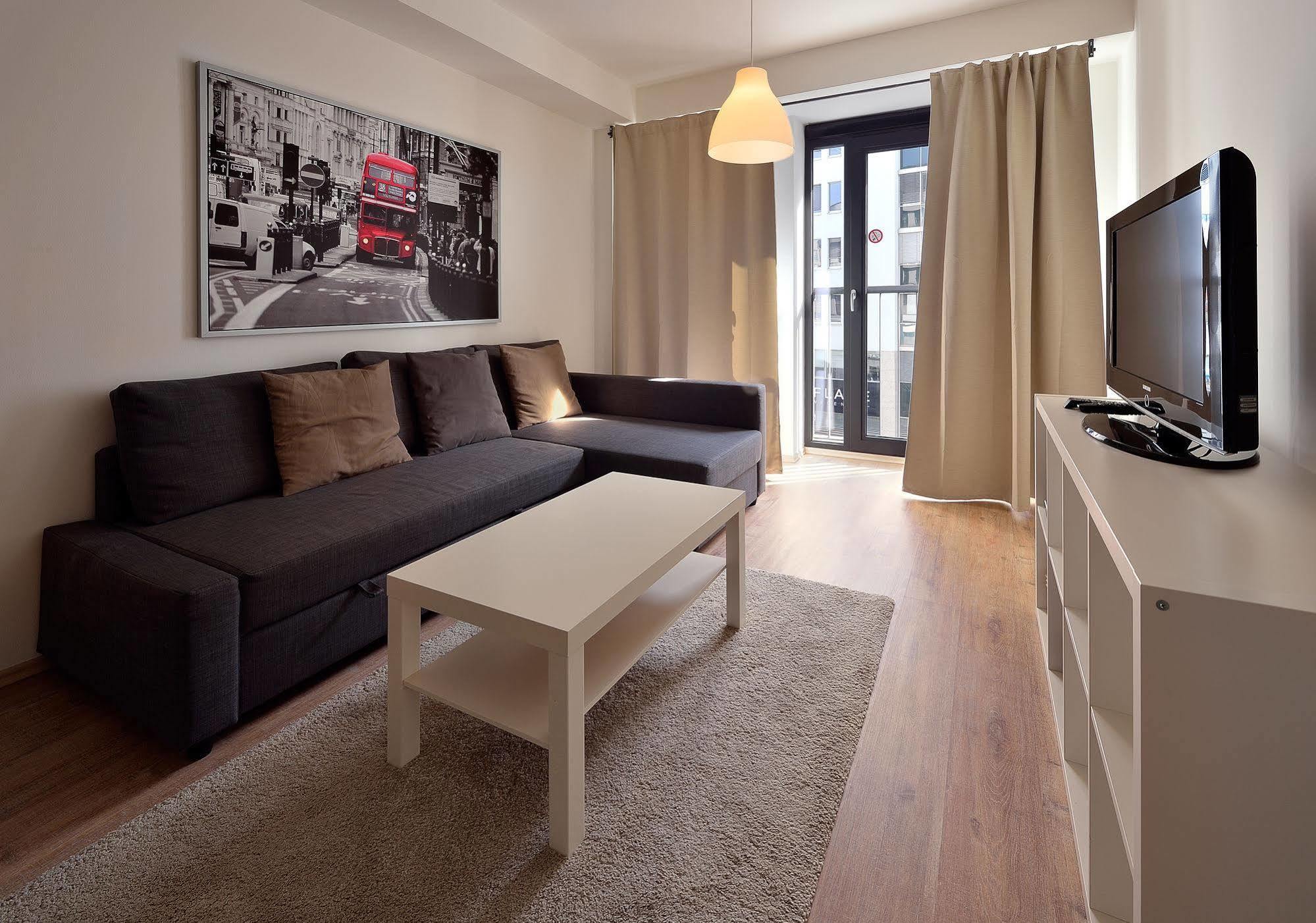 Charming & Cozy Ambiente Apartments Bratislava Bagian luar foto