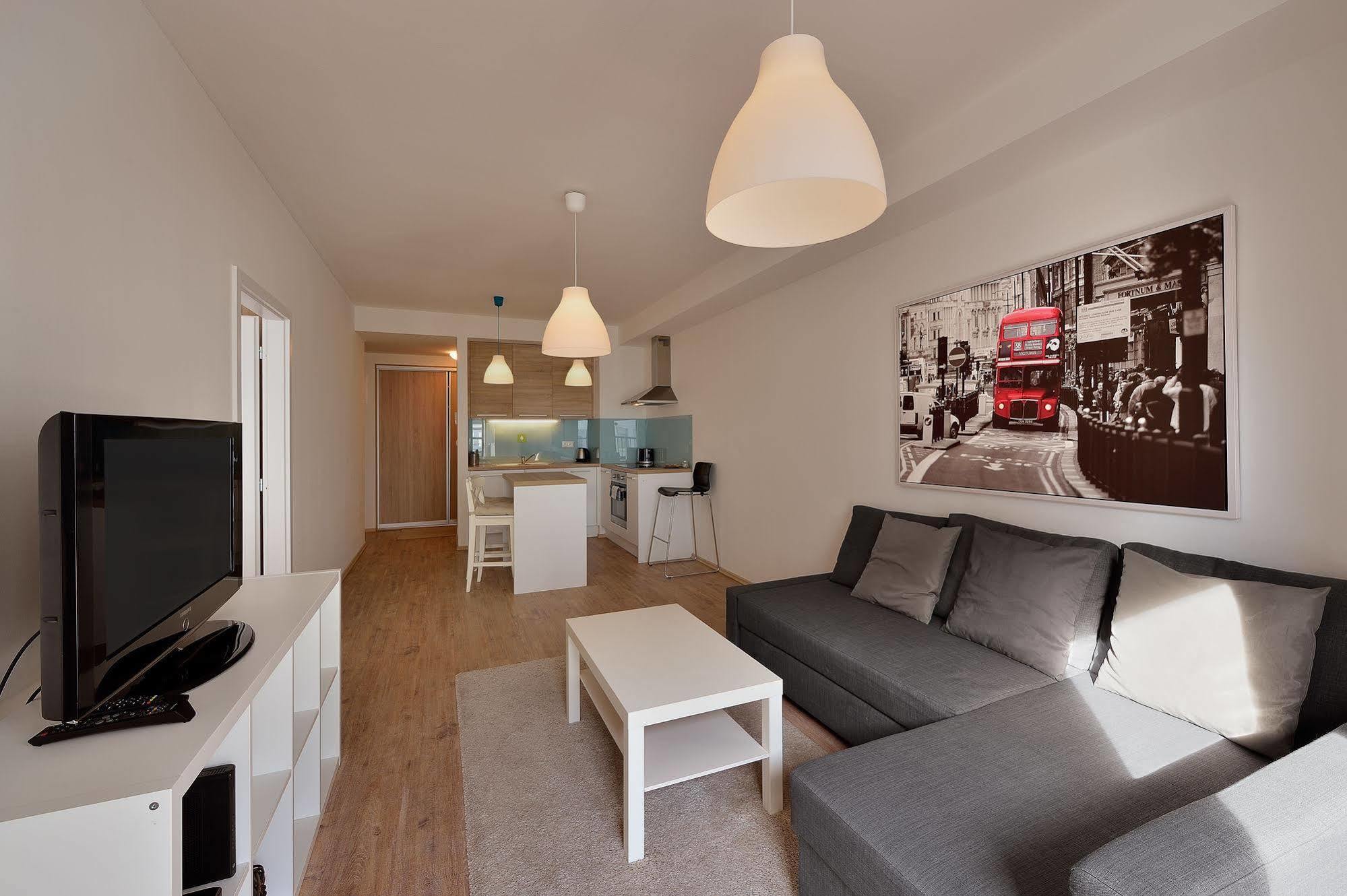 Charming & Cozy Ambiente Apartments Bratislava Bagian luar foto