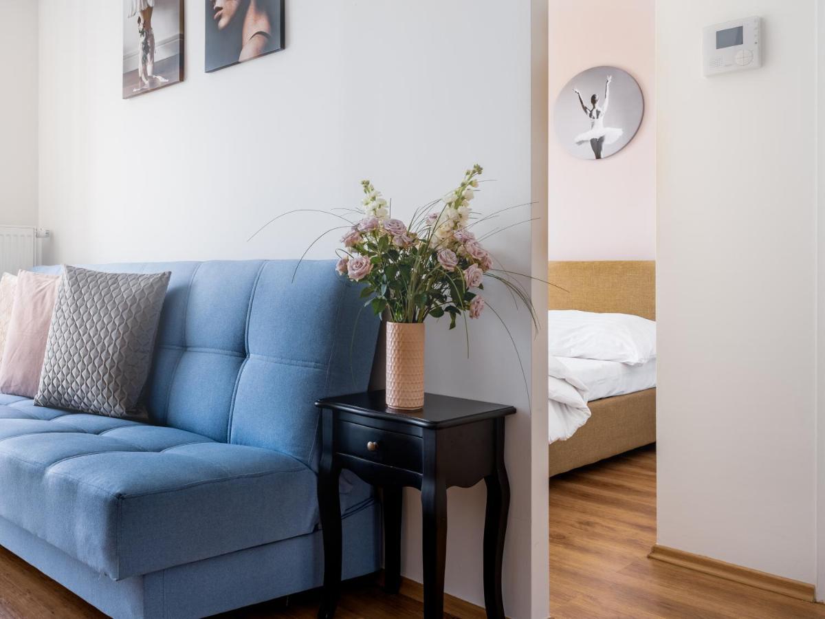 Charming & Cozy Ambiente Apartments Bratislava Bagian luar foto