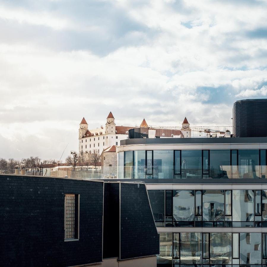 Charming & Cozy Ambiente Apartments Bratislava Bagian luar foto