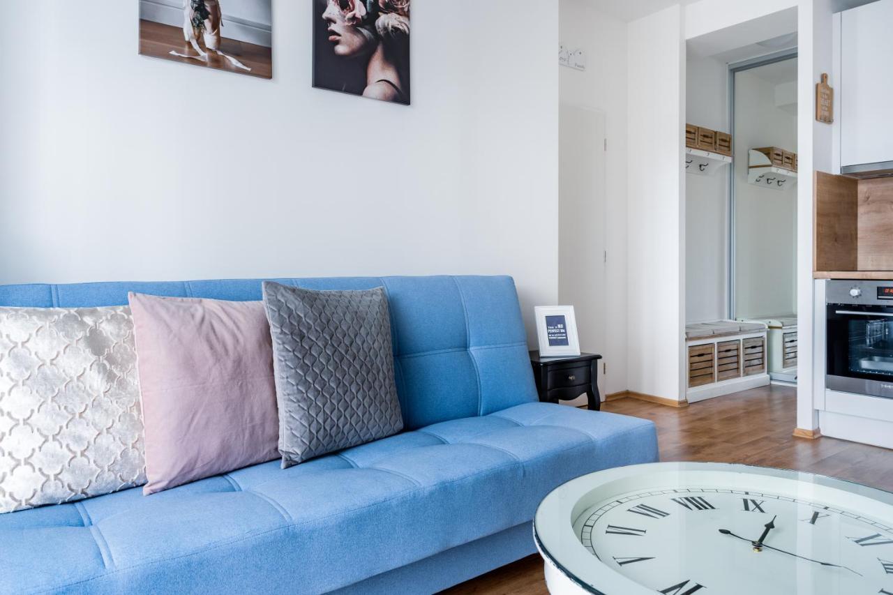 Charming & Cozy Ambiente Apartments Bratislava Bagian luar foto